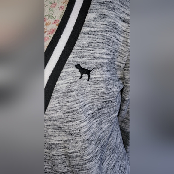 Victoria's Secret Black and Gray V-Neck Sweater SIZE XS - Picture 2 of 5